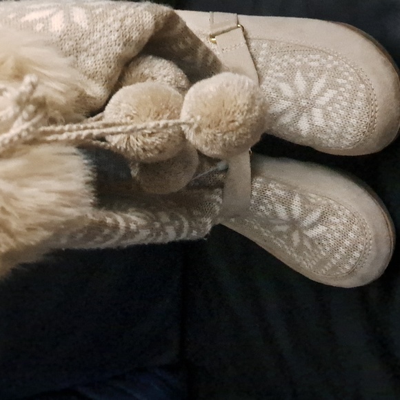 Size 7 red camel boots. Used like new. - Picture 2 of 7